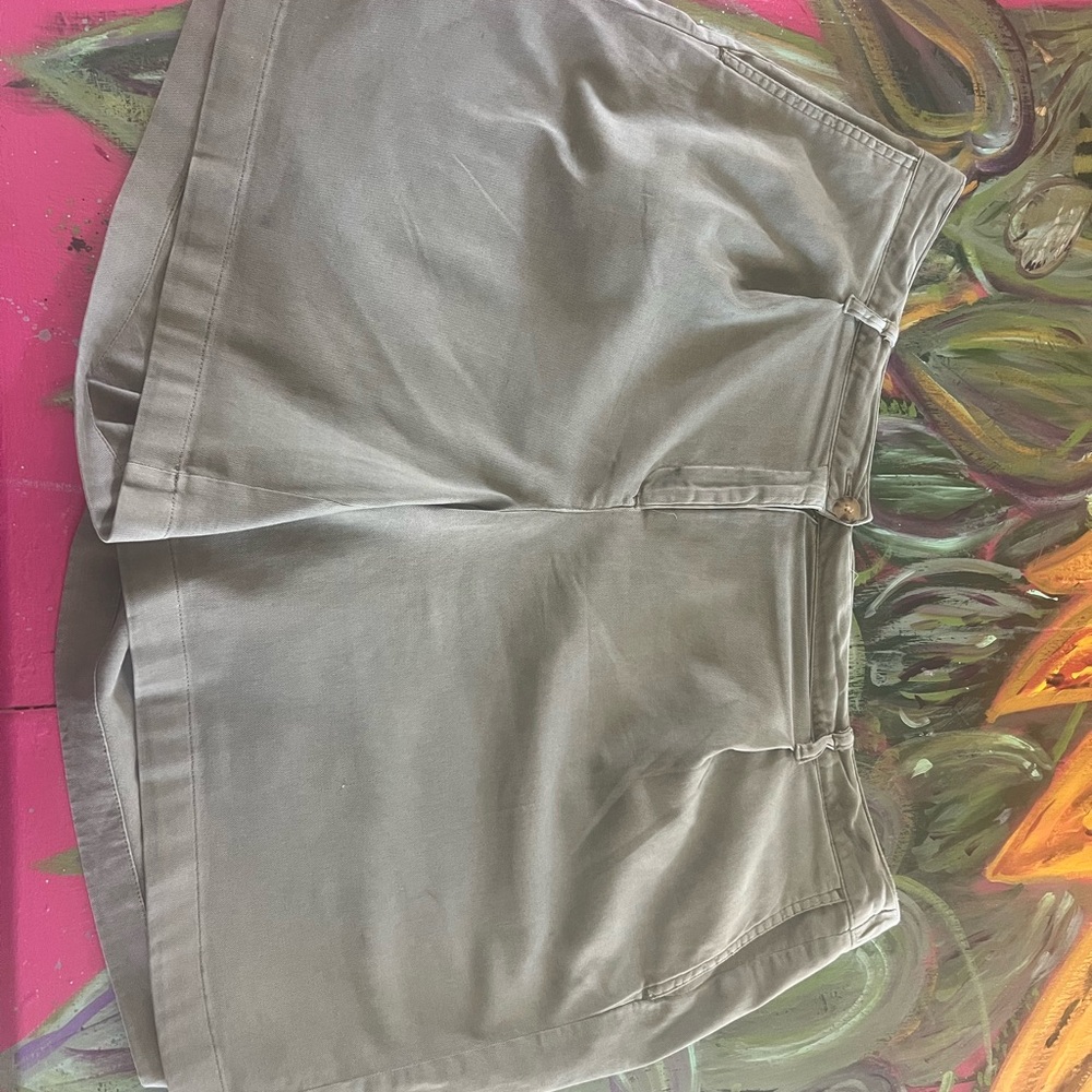 JJill khaki Shorts. Size 20. Pleated, elastic backing.
